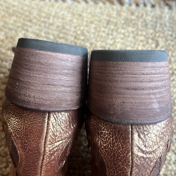 Liberty Black Women’s 9 Ankle Leather Boots Brown Metallic Copper Overlay - Picture 9 of 16